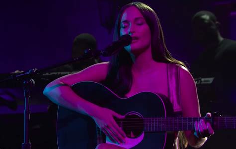 kacey musgraves sexy|Kacey Musgraves is the first musician to ever perform fully nude。